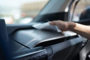 Autoreinigung: Innen- und Außenreinigung für Ihr Fahrzeug, für ein frisches Fahrerlebnis.
