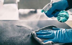 Unterhalts­reinigung: Regelmäßige Pflege Ihrer Räumlichkeiten – für dauerhaft saubere Arbeits- und Lebensumgebungen.